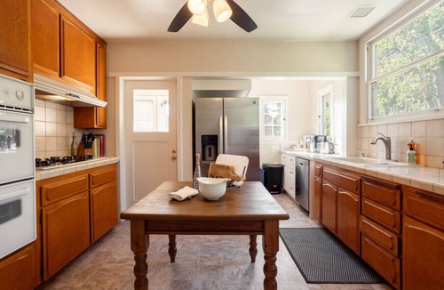 Monrovia House | `Home Away From Home`charming tudor fit for family