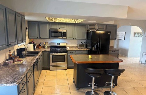 Highland Hills House | Home away from home S