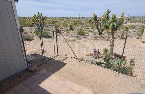 Meadview House | Home by Lake Mead and Grand Canyon West, beautiful & majestic country, sleeps 7