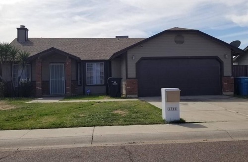 Maryvale House | Home is spacious and comfortable for staying with family and friends.