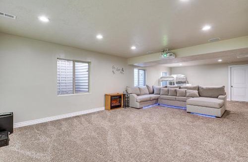 South Jordan Apartment | Home Theater & Patio: South Jordan Basement Unit