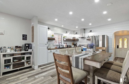 Parowan House | Home w/Hot Tub & BBQ, 12mi to Brian Head & 54mi to Eagle Point Ski Resorts 🎿