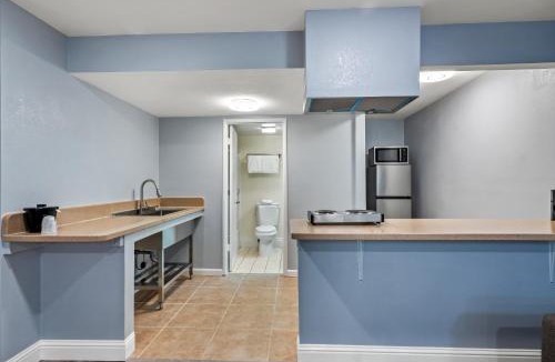 Yuba City Hotel | HomeTowne Studios by Red Roof Yuba City Bonanza - Marysville
