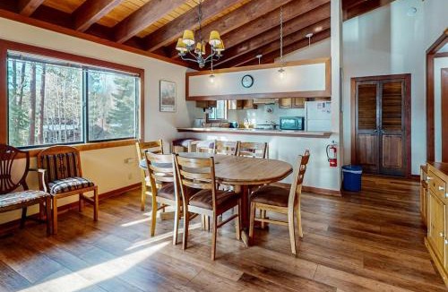 Lake Forest House | Homey Family Condo with Shared Pool Hot Tub Tennis & Lovely Lake Views