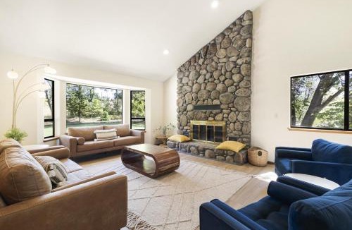 Chico House | Honey Run K/Suite: Pool-HotTub-Private Lake Escape