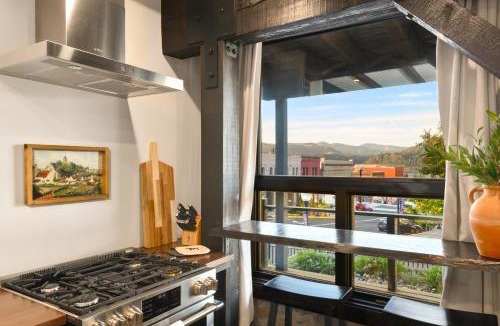 Hood River Apartment | Horsefeathers Hotel