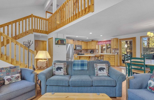Sunriver House | Hot tub, AC, Family Friendly, great location!
