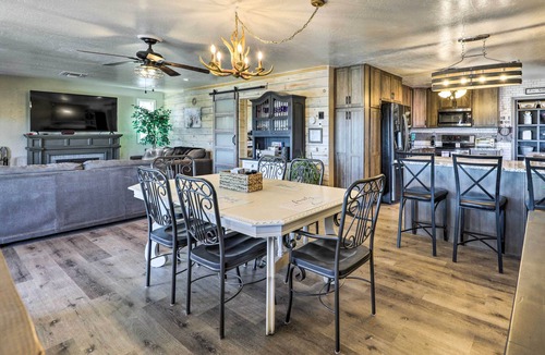 Payson Cottage | Hot Tub & Deck: Pet-friendly Home in Payson