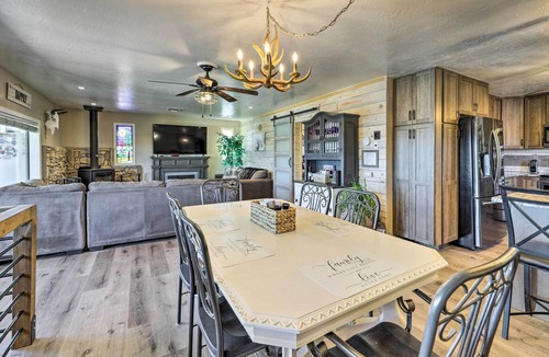 Payson Cottage | Hot Tub & Deck: Pet-friendly Home in Payson