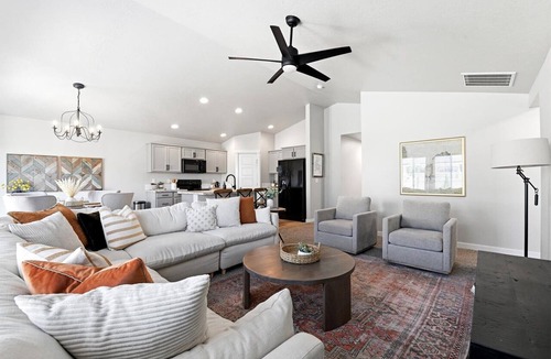 Meridian House | Hot Tub, Fire Pit, Game Room! Steps to Park, 4 TVs, TopGolf Discount, Mini Split Comfort