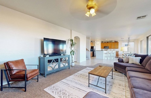 Laveen Village House | Hot Tub & Game Room: Poolside Paradise in Phoenix!