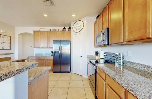 Laveen Village House | Hot Tub & Game Room: Poolside Paradise in Phoenix!