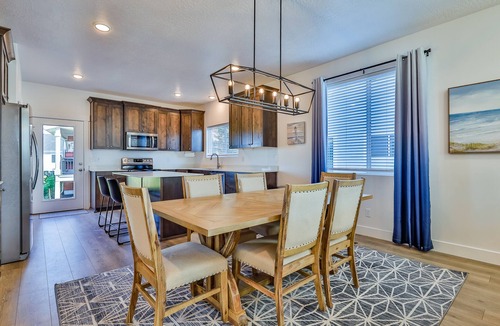 Sweetwater House | Hot Tub & Ideal Beach Access