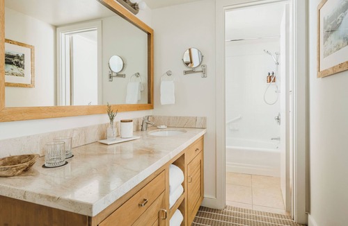 Northwest Carmel Hotel | Hotel Carmel