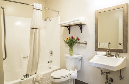 The East Side Hotel | Hotel Focus SFO