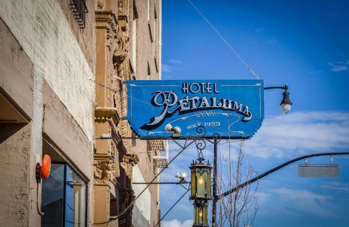 Petaluma Hotel | Hotel Petaluma, Tapestry Collection by Hilton