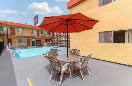 Lincoln Acres Hotel | Howard Johnson Suites by Wyndham San Diego Chula Vista BayFront