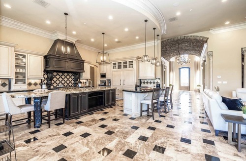 North Scottsdale House | HÓZHÓ Cavedale|Pickleball, Pool, Hot Tub & Theatre