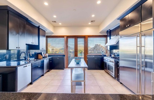 Pinnacle Peak House | HoZho Main Estate
