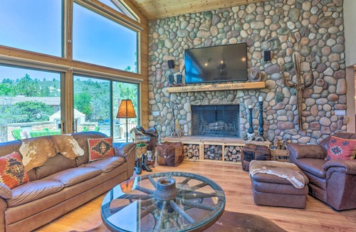 Kingman Cabin | Huge Hualapai Cabin w/ Patio Above Kingman!