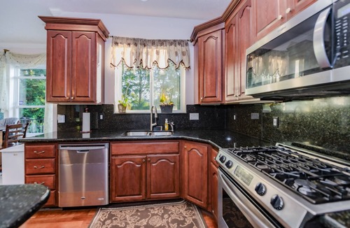 Pleasant Valley House | Huge Luxury Home with huge Deck near Powell Butte Park