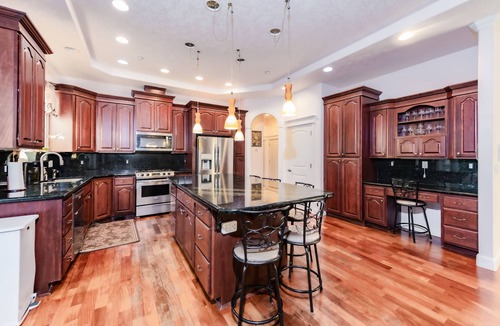 Pleasant Valley House | Huge Luxury Home with huge Deck near Powell Butte Park