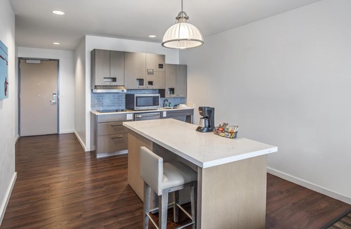 Irvine Business Complex Hotel | Hyatt House Irvine/John Wayne Airport