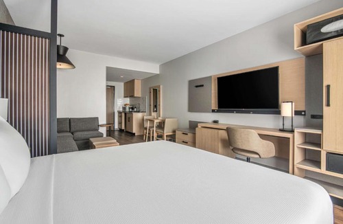 Newark Hotel | Hyatt Place Newark-Silicon Valley