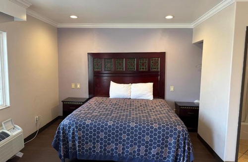 La Habra Hotel | Hyland Motel