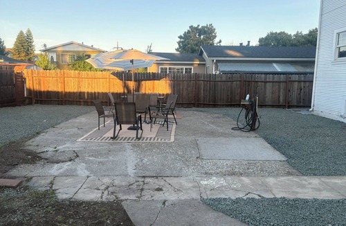East Palo Alto House | Ideal 3BR Near Meta Google & Stanford: Quiet, Spacious Stay for Families/Interns