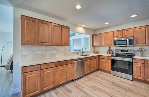 Arrowhead Ranch House | Ideal for Snowbirds! Poolside Getaway in Glendale