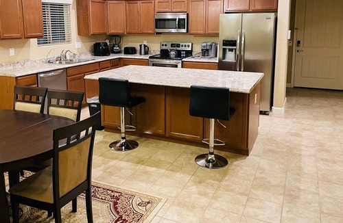 Glendale House | In the heart of Westgate Entertainment Center Walk to State Farm Stadium