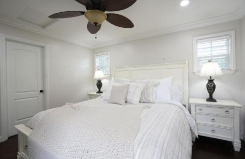 Hermosa Village House | Incredible 5 Bedroom, 4 Bath, Rock Pool & Jacuzzi Home, 1/2 Mile Walk To Disney