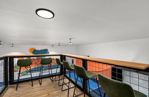 Flagstaff House | Indoor Pickleball, Hot Tub & Sauna - Sleeps 22