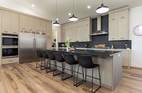 Kanab House | Indoor Sports Court, Pool, Hottub, 30+ People