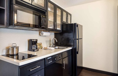 Santa Ana Hotel | Indulge in Home Like Comfort! Spacious 1BR w/Full Kitchen! Pets are Welcome