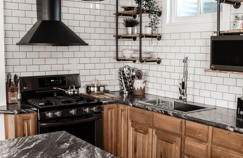 Springville Apartment | Industrial Luxury apartment - Newly remodeled and Sparkling clean!