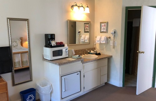 Depoe Bay Hotel | Inn at Arch Rock