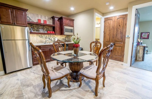Ahwahnee Bed & Breakfast | Inn the Woods Suites