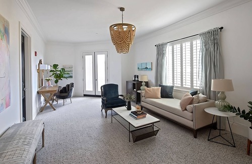 Winters Apartment | Interesting Games and Outdoor Sport! 1 Studio Unit, Few Minutes’ Walk to Chiles!