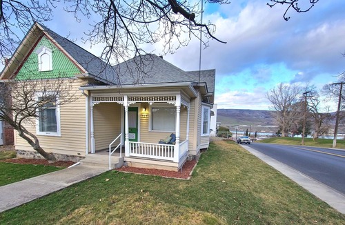 Lewiston House | Inviting Home Steps From LCSC & Downtown Lewiston