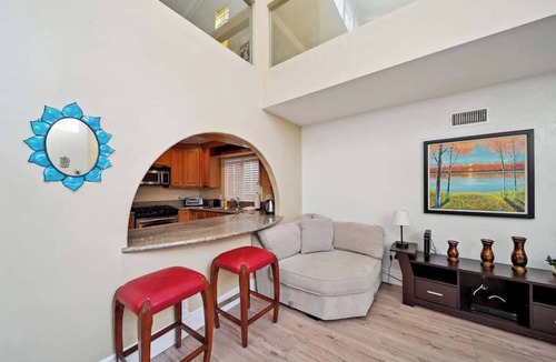 Corona del Mar House | Iris House | Village & Beach Getaway