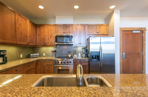 Truckee Condo | Iron Horse Lodge North 305 - Village Slopeside