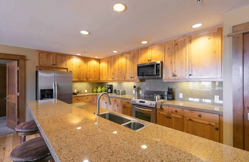Truckee Condo | Iron Horse Lodge North 201 - Spacious Residence