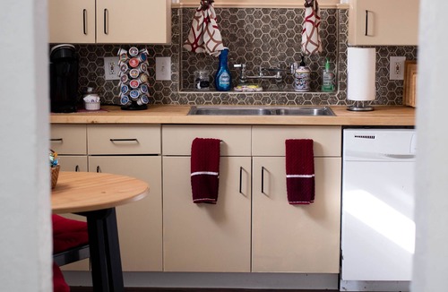 Springville Apartment | J~Me’s Hideaway
