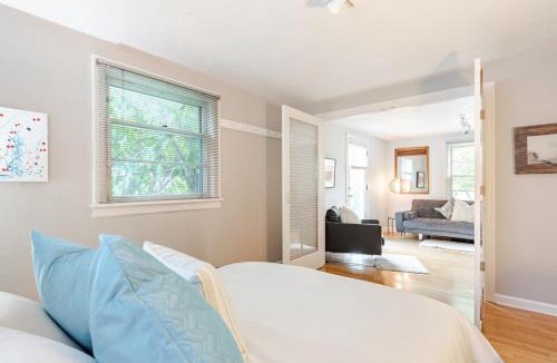 West Eugene House | Jackson Star, A Modern Mid-Century Dream near University of Oregon