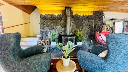 Old Station House | Jacuzzi, game room near Lassen and Hat Creek