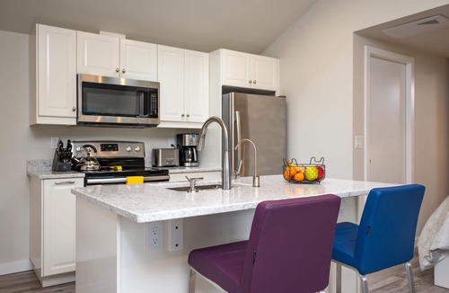 Richmond Apartment | Jewel in the Sky: Modern, Private, Luxurious Loft + EV Charger!