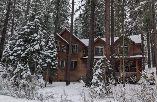 Pioneer Trail House | Jicarilla - Just Minutes From Town. Great Location & Luxury At A Great Price!