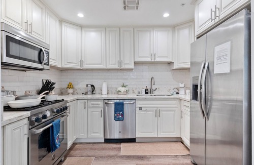Pasadena Apartment | Jie’s New Out 3 Beds Quiet 2BR in Gated Community